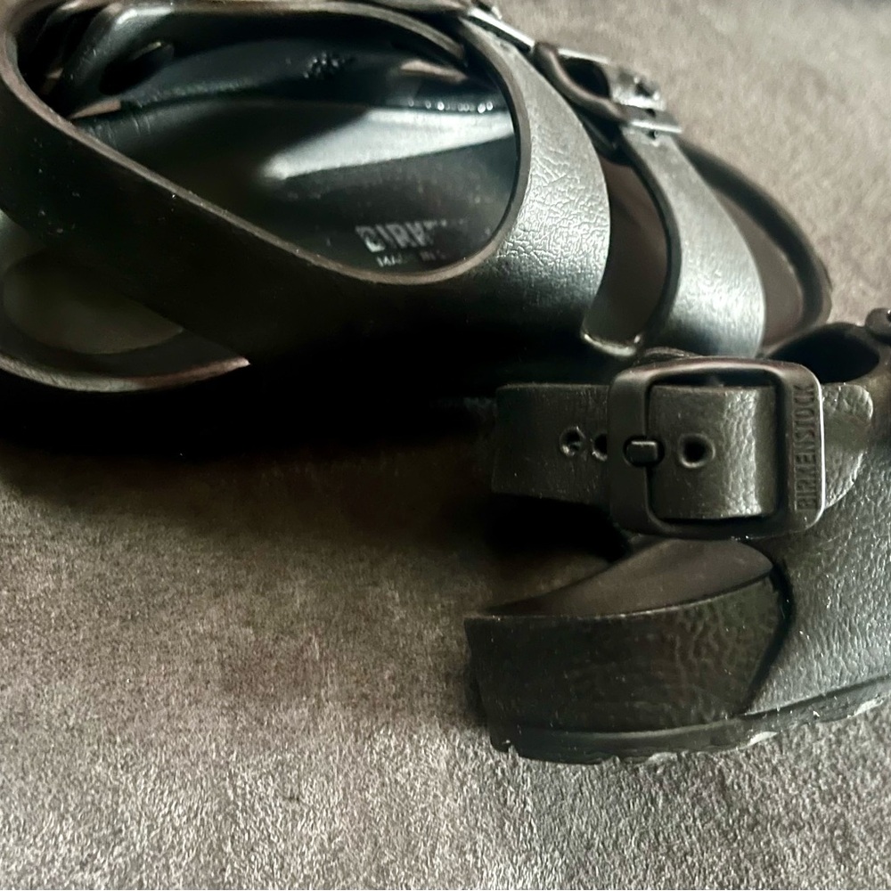 Kids Black Birkenstock Sandals sz 28/8 - Picture 3 of 3